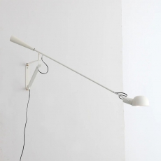 Metal Long Arm Wall Lamp
